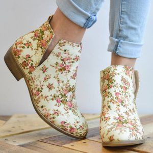 Journee Collection Women's 'Roone' Floral Round Toe Side Slit Booties